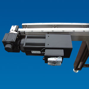 Frei programmierbarer Asynchronmotor mit integriertem Positioniermodul und Frequenzumrichter.