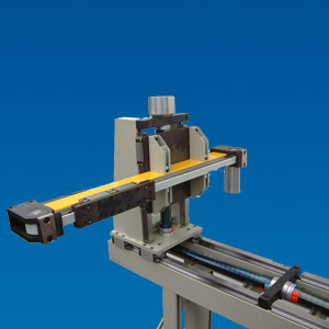 Speed and precision combined with toothed belts and spindle axes from the Strasser product line. Fast method using the toothed drive and precise approach to the position through the threaded spindle