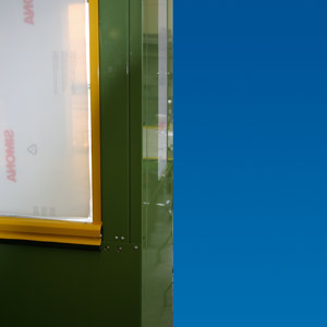 Integrated, delay-free MecLock technology enables fast operation of large machine doors
